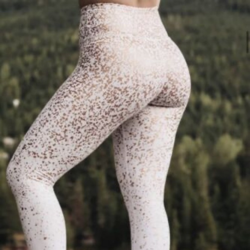 Zyia leggings, size 6-8. Too small. Brand new.